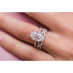 LEIGHTON 7 Carat (13x8.5mm) Skinny Crushed Ice Oval Moissanite Engagement Ring with Invisible Halo in 14K Rose Gold Inspired By Blake Lively